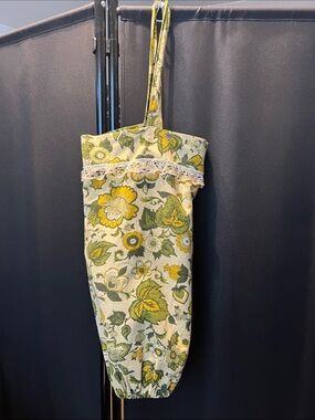 Vintage Plastic Bag Holder